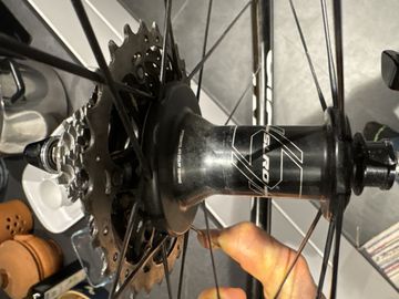 Used Giant SLR0 40 28" Rear Wheel bike — image 3 of 6