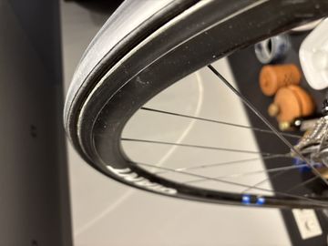 Used Giant SLR0 40 28" Rear Wheel bike — image 4 of 6