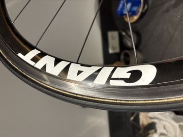 Used Giant SLR0 40 28" Rear Wheel bike — image 6 of 6