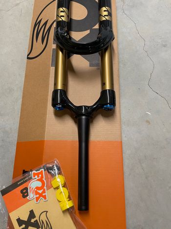 Used Fox 38 Factory Grip X2 180mm 2026 bike — image 6 of 6