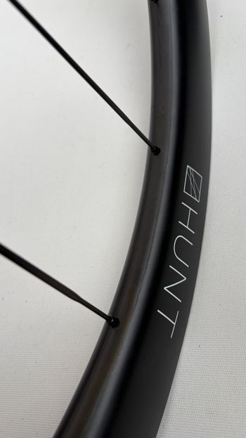 Used Hunt 44 UD Carbon Spoke Disc Wheelset 2024 bike — image 12 of 13