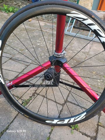 Used Zipp Firecrest 202 2022 bike — image 2 of 2