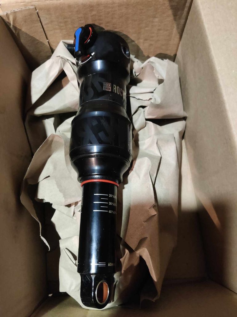 Used RockShox Deluxe RT DebonAir 2018 bike — image 1 of 4