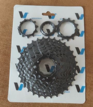 Sunrace CSM55 8 Vitesses 11/32 (Type HG) noir 2024 Drivetrain & Pedals usato