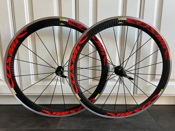 Mavic Like NEW! Cosmic SLS Carbon Wheels/28 Shimano Frehub 10/11/12 Speed 2016 Wheels usato
