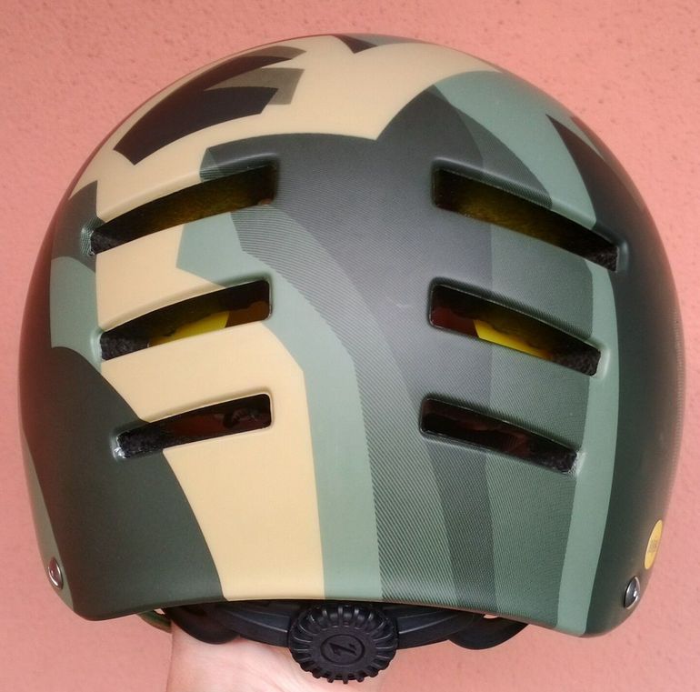 Used Lazer Armor 2.0 MIPS bike — image 4 of 7