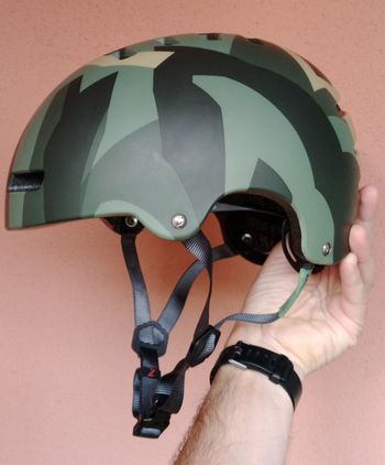 Used Lazer Armor 2.0 MIPS bike — image 5 of 7