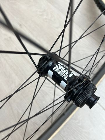 XENTIS squad race 4.2 2022 bike d'occasion — image 4 sur 5