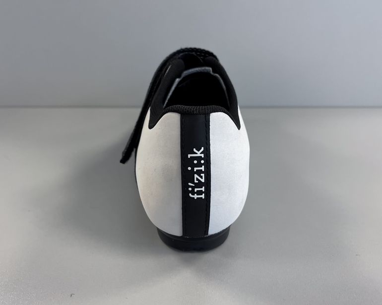 équipement Cycliste Homme Fizik Powerstrap R5 - Chaussures Cyclisme Route Homme - Semelle Nylon Carbone Fermeture Velcro Innovante équipement Cycliste Homme Fizik Powerstrap R5 - Chaussures Cyclisme Route Homme - Semelle Nylon Carbone Fermeture Velcro Innovante