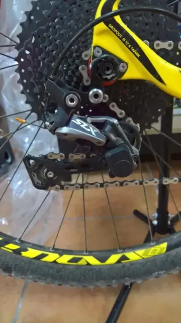 Gebrauchtes Shimano SLX M7000 2017 Drivetrain & Pedals
