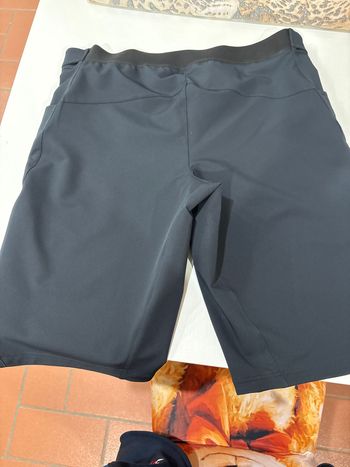 Used Shimano fukui shorts black bike — image 3 of 4
