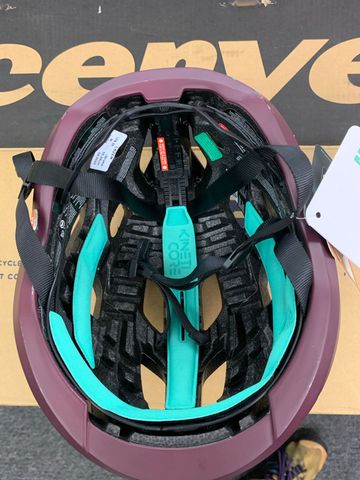 Used Lazer Strada KinetiCore bike — image 3 of 4