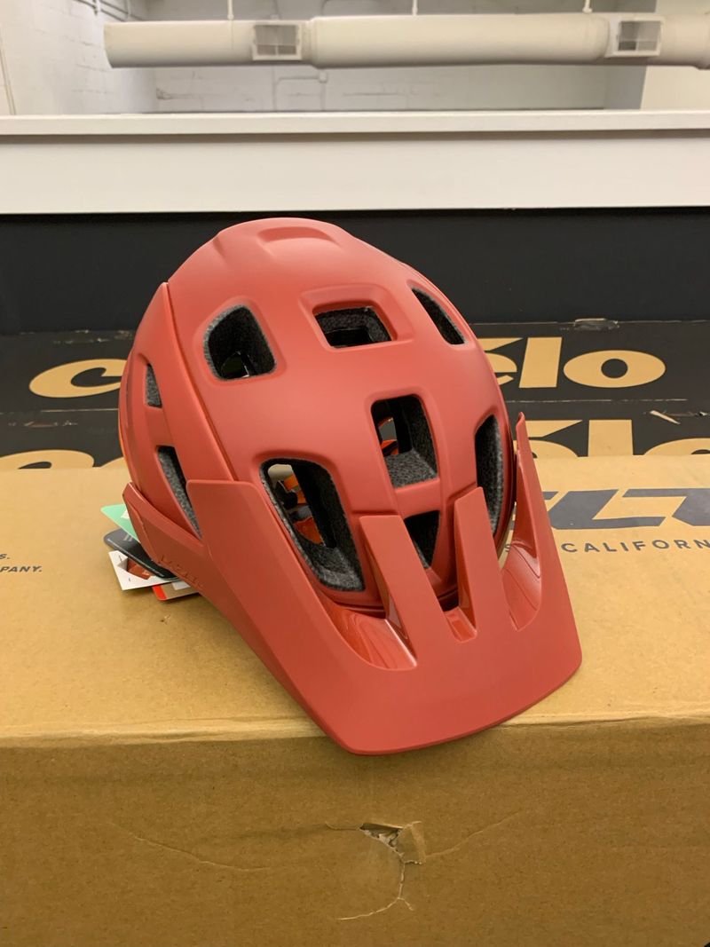 Used Lazer Jackal KinetiCore Cycling Accessories