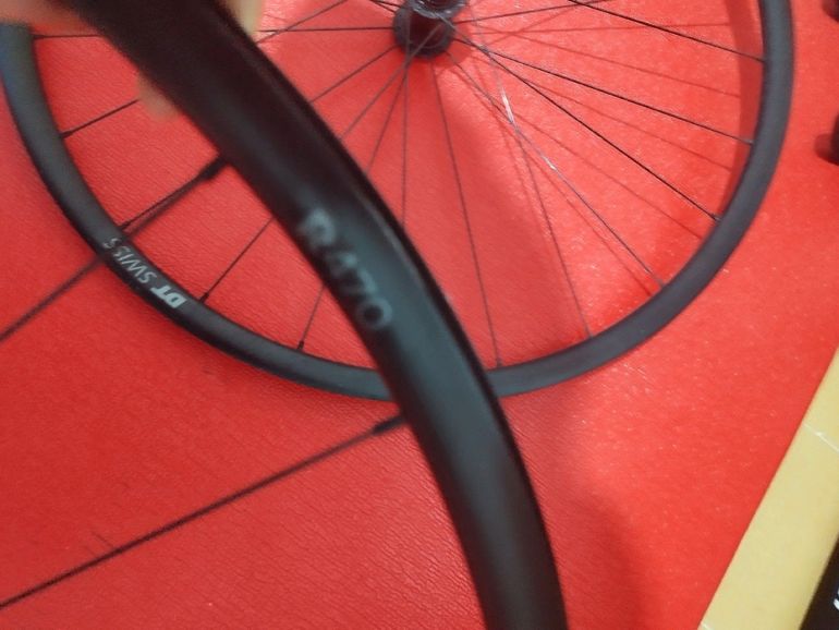 Used Dt Swiss R470 2022 bike — image 1 of 3