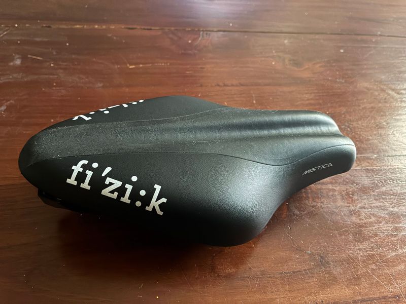Używany Fizik mistica 2023 Saddles & Seatposts