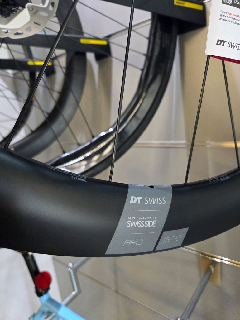 DT Swiss 1600（2025年最新モデル） PR 1600 SPLINE® - 無內胎公路車輪組| DT Swiss