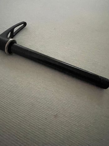 Used Dt Swiss steckachse 15x110 2025 bike — image 2 of 3