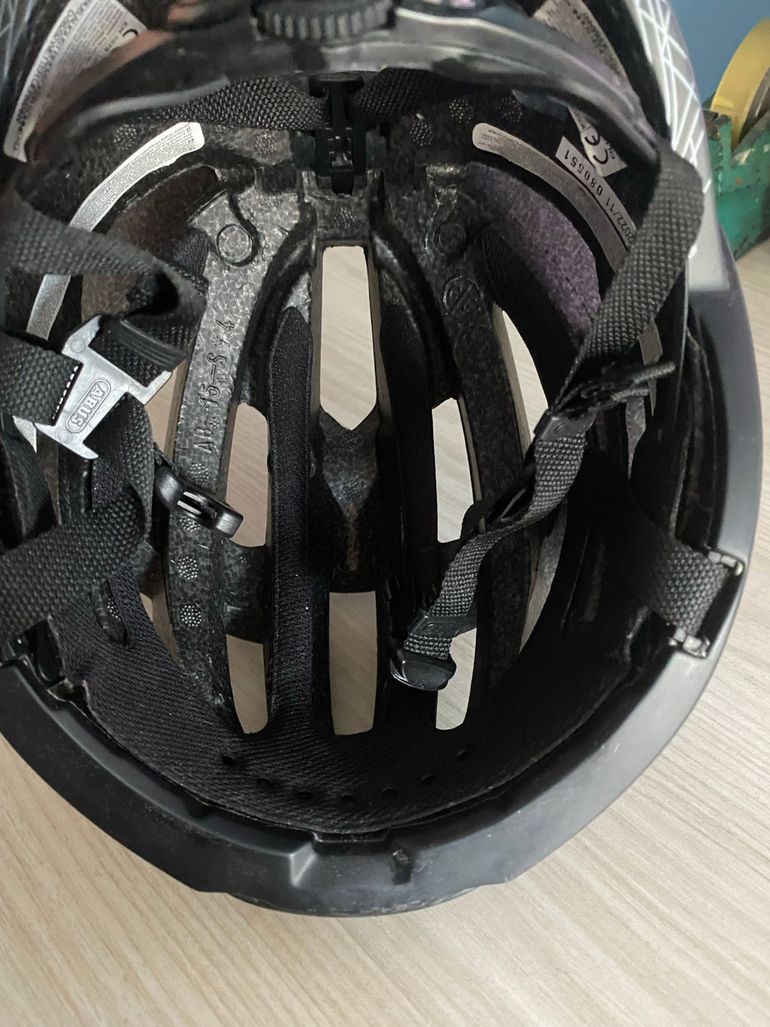 Brugt ABUS viantor mips 2025 bike — billede 4 af 4
