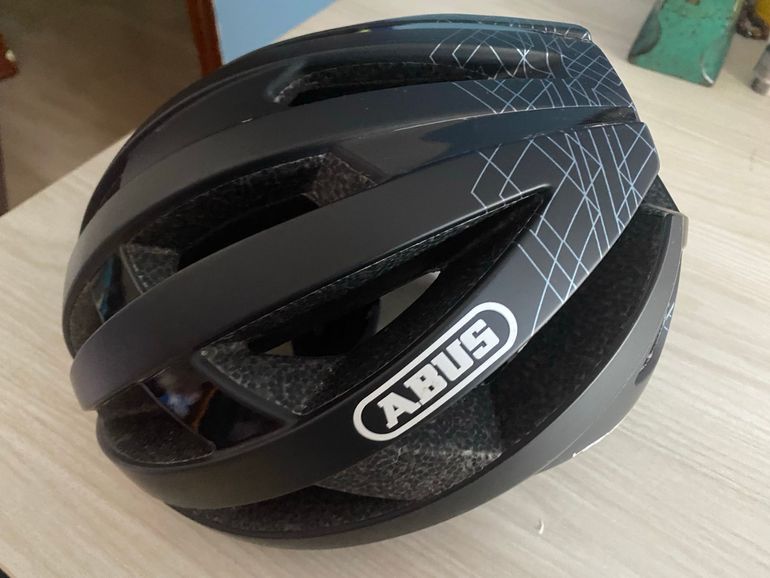 Brugt ABUS viantor mips 2025 bike — billede 1 af 4