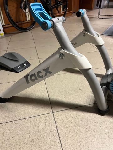 Used Tacx flow Smart 2020 bike — image 3 of 4