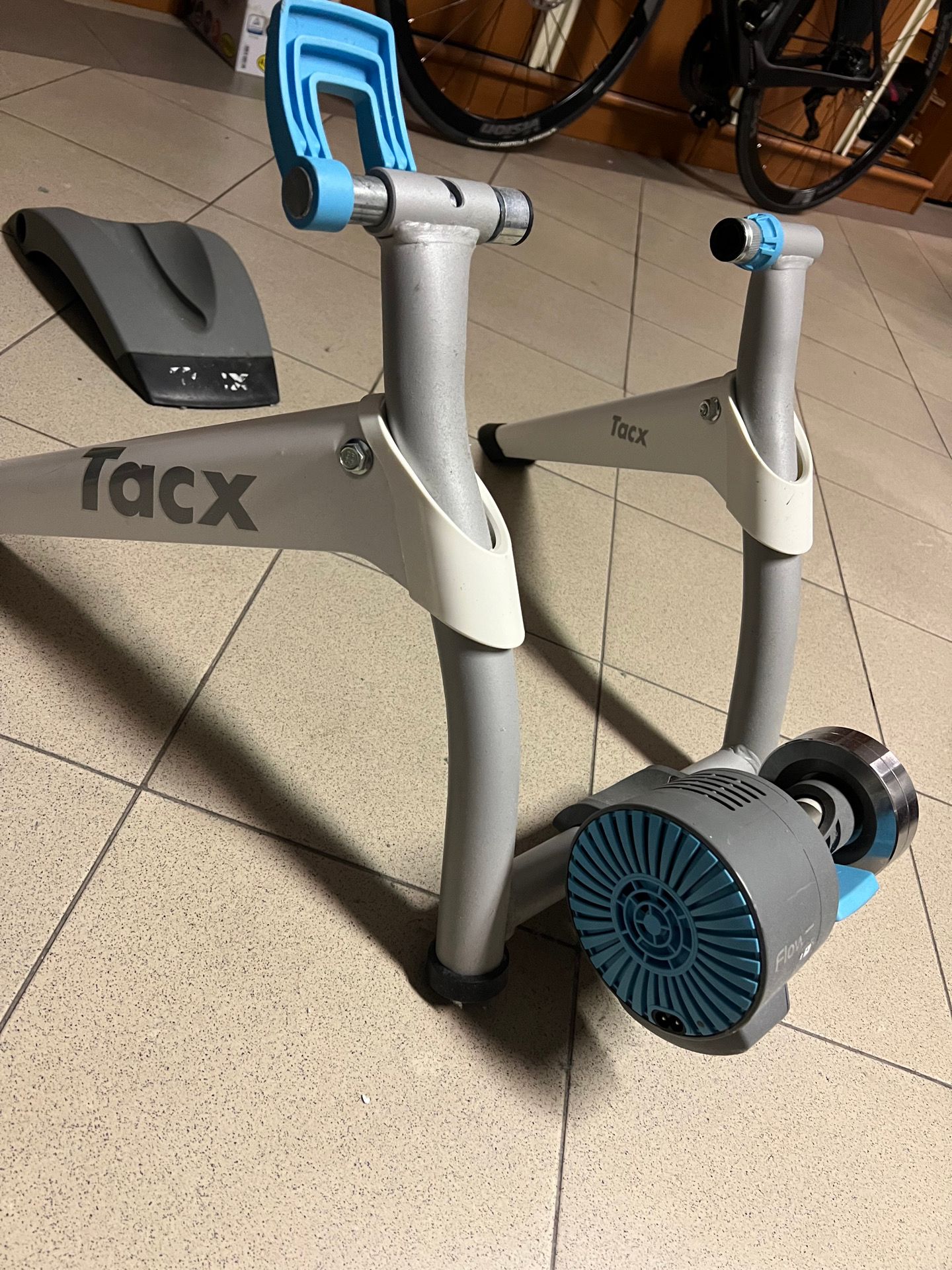Satori Smart Trainingpeaks Tacx Home Trainer Velo Connecté Tacx