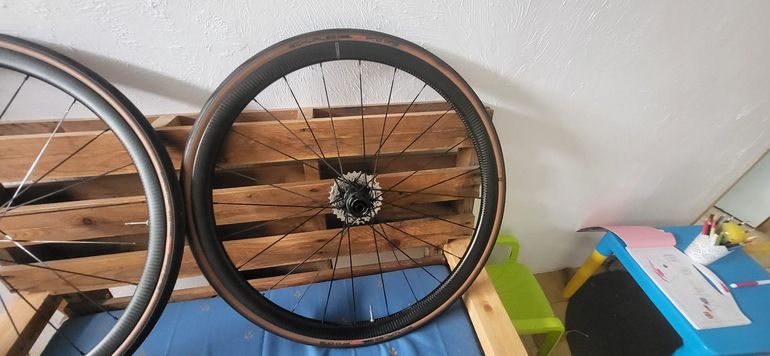 Used Mavic Cosmic Carbon, com aro 622x21 2024 bike — image 1 of 5