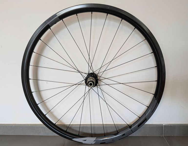 Used 4RACE 4RACE carbon 2023 bike — image 3 of 4