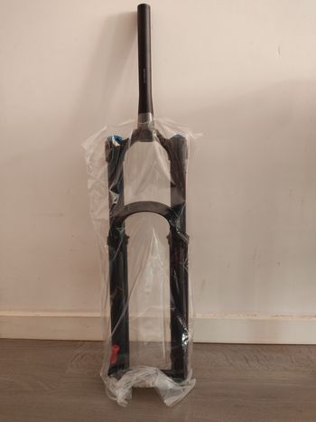 Used Fox 36 Float Performance 2021 bike — image 1 of 2