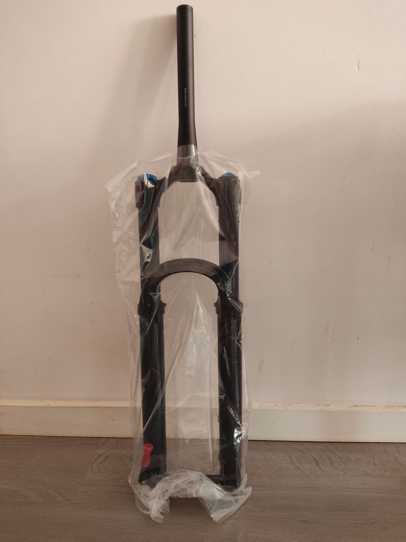 Käytetty Fox 36 Float Performance 2021 Fork