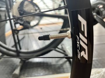 Used FIR fxc 25 2024 bike — image 4 of 7