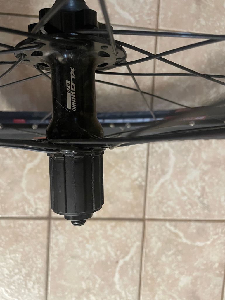 Used Dt Swiss 466d 27.5 pouces 2022 bike — image 3 of 3