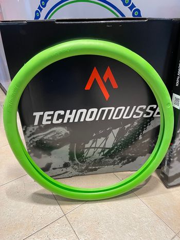 Used Technomousse Mousse antiforatura MTB Green Constrictor 29″ per e-bike e mtb 2025 bike — image 2 of 4