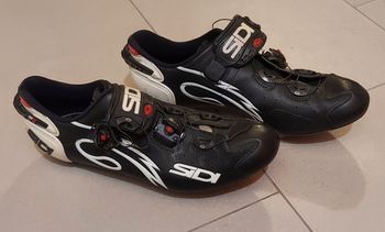 Sidi, Shot