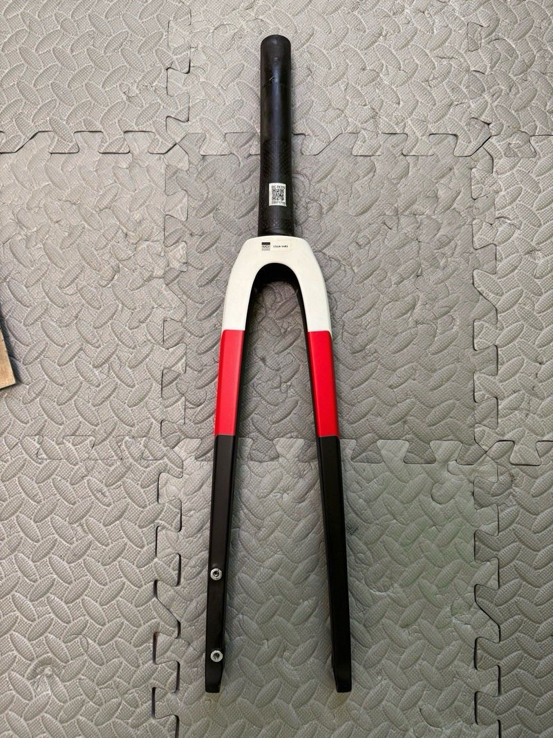 Použité Colnago V4Rs fork UAE color 2023 Fork