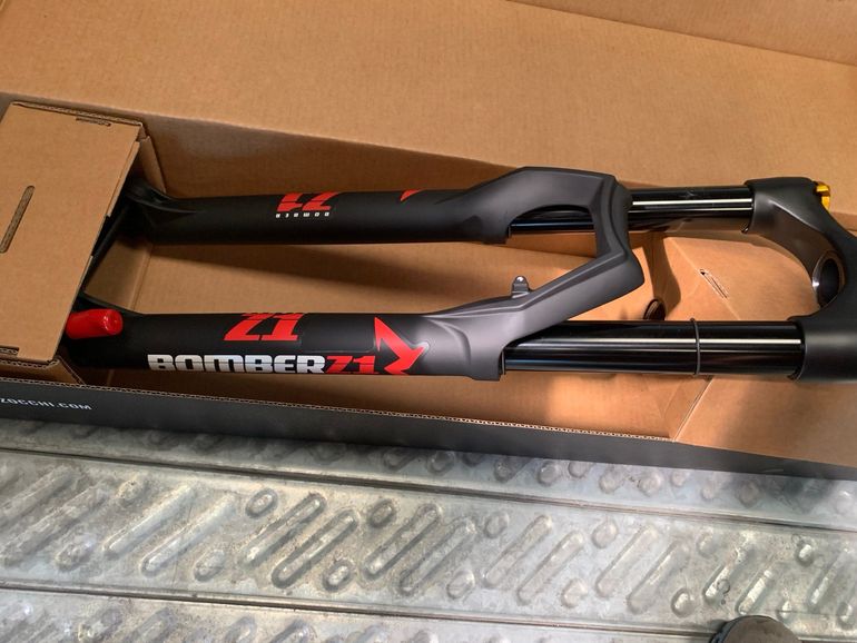 Marzocchi Bomber Z1 29 170ミリ 2024-marzocchi-bomber-z1-air-