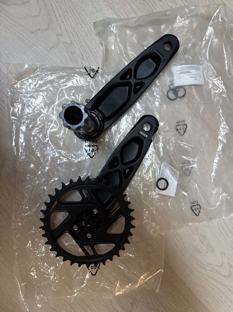 Truvativ Descendant Carbonクランクセット Amazon | TruVativ Descendant Troy Lee Designs Colab カーボン