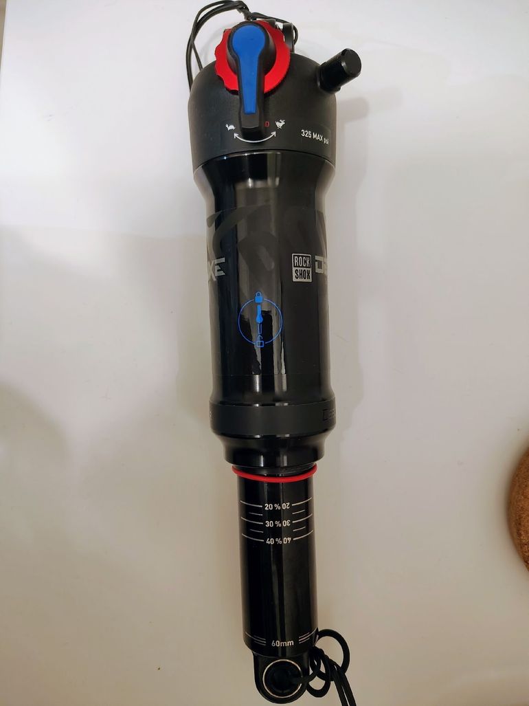 Used RockShox deluxe select+ 2024 bike — image 1 of 2