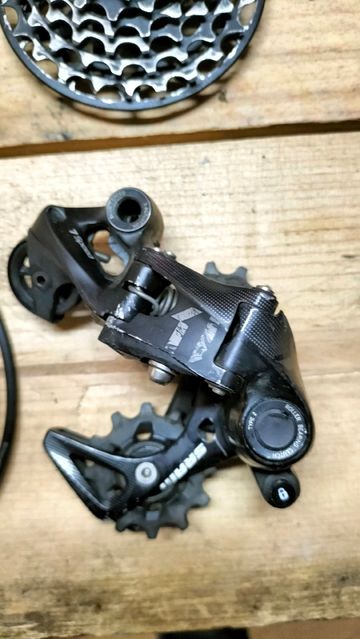 Used Sram X01 7s Downhill 2017 bike — image 2 of 7