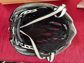 Used Last las 2020 bike — image 3 of 7