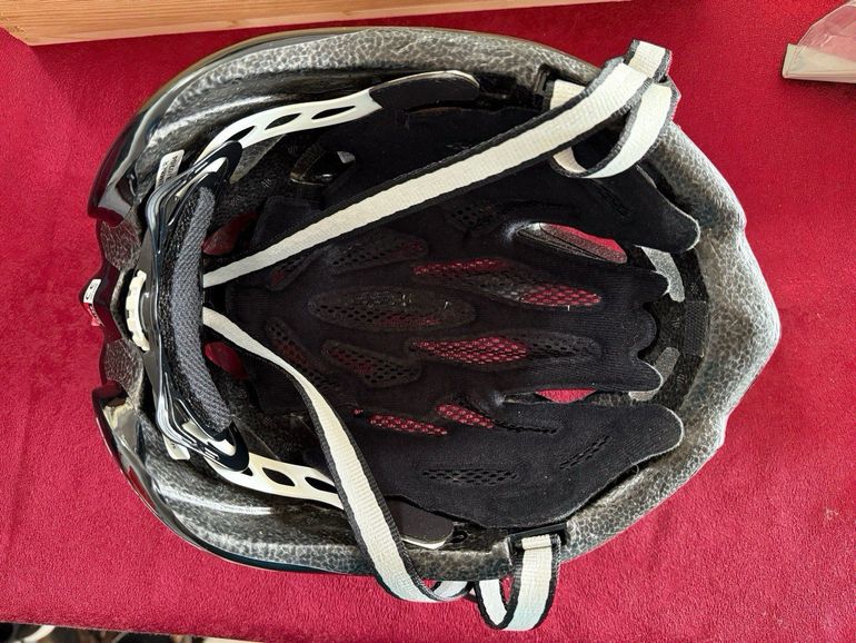 Used Last las 2020 bike — image 3 of 7
