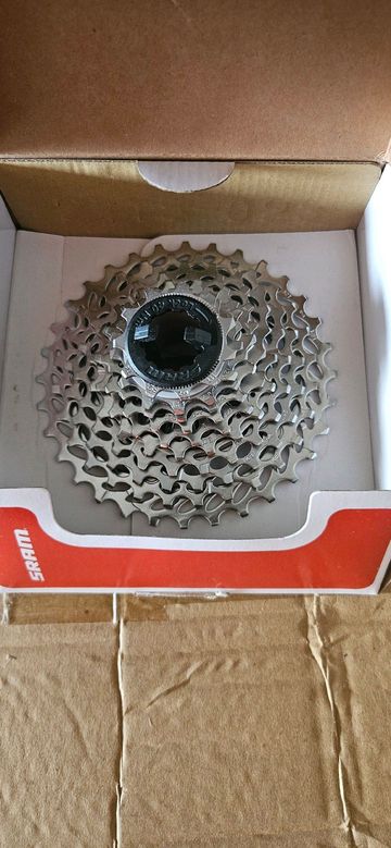 Käytetty sram AM CS PG 1130 11sp Drivetrain & Pedals