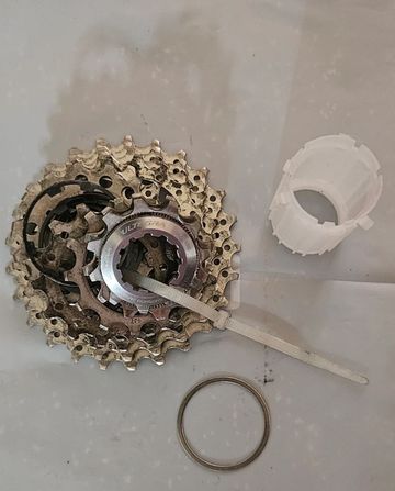 Used Shimano CS6700 bike — image 2 of 2