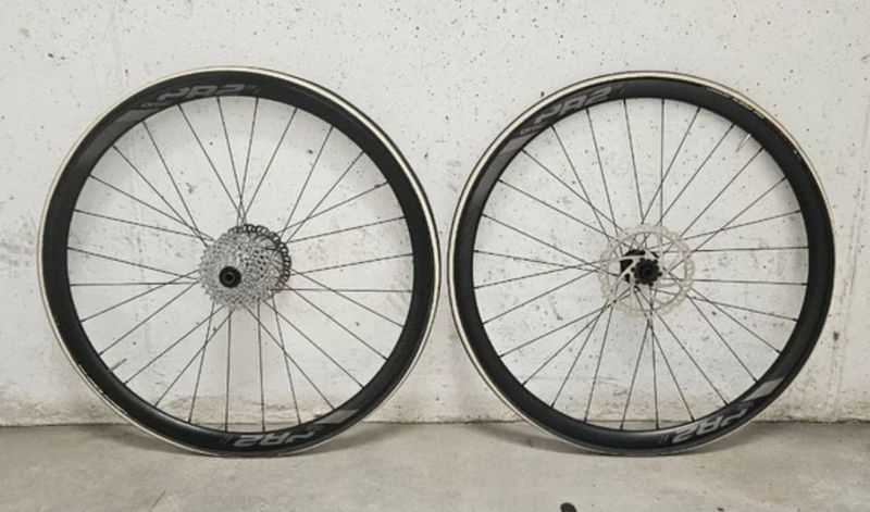 Used GIANT PR2 bike — image 1 of 2