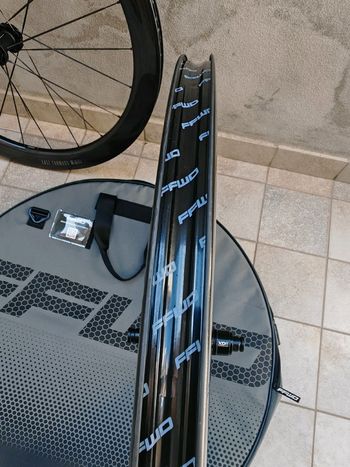 ffwd RAW 55 GLOSSY 2024 bike usato — immagine 4 di 6