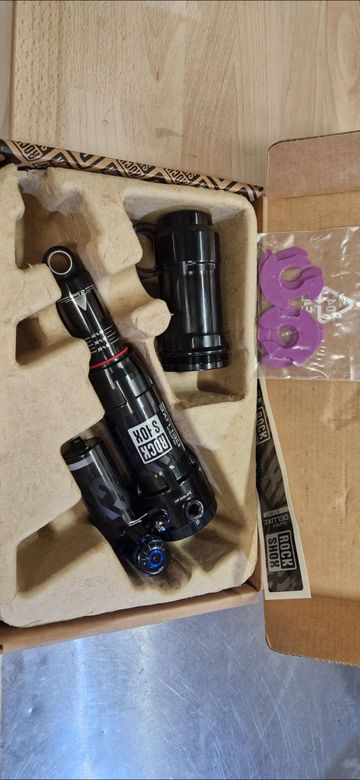 RockShox Super deluxe ultimate 185x47. 5 2025 Rear Suspension usato