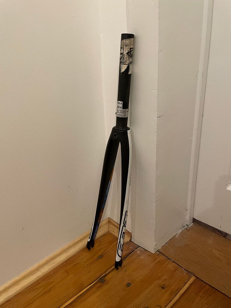 Brugt Felt 1.1 UHC Plus Carbon Rennrad Gabel 2020 bike — billede 1 af 5