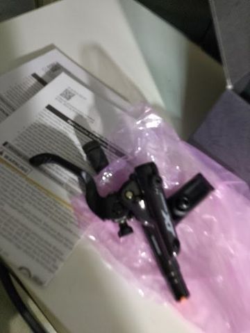 Shimano bl-m8100 post destra 2021 Brakes usato