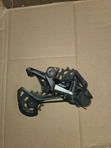 Shimano XT rd-M8100 SGS 2023 Drivetrain & Pedals usato