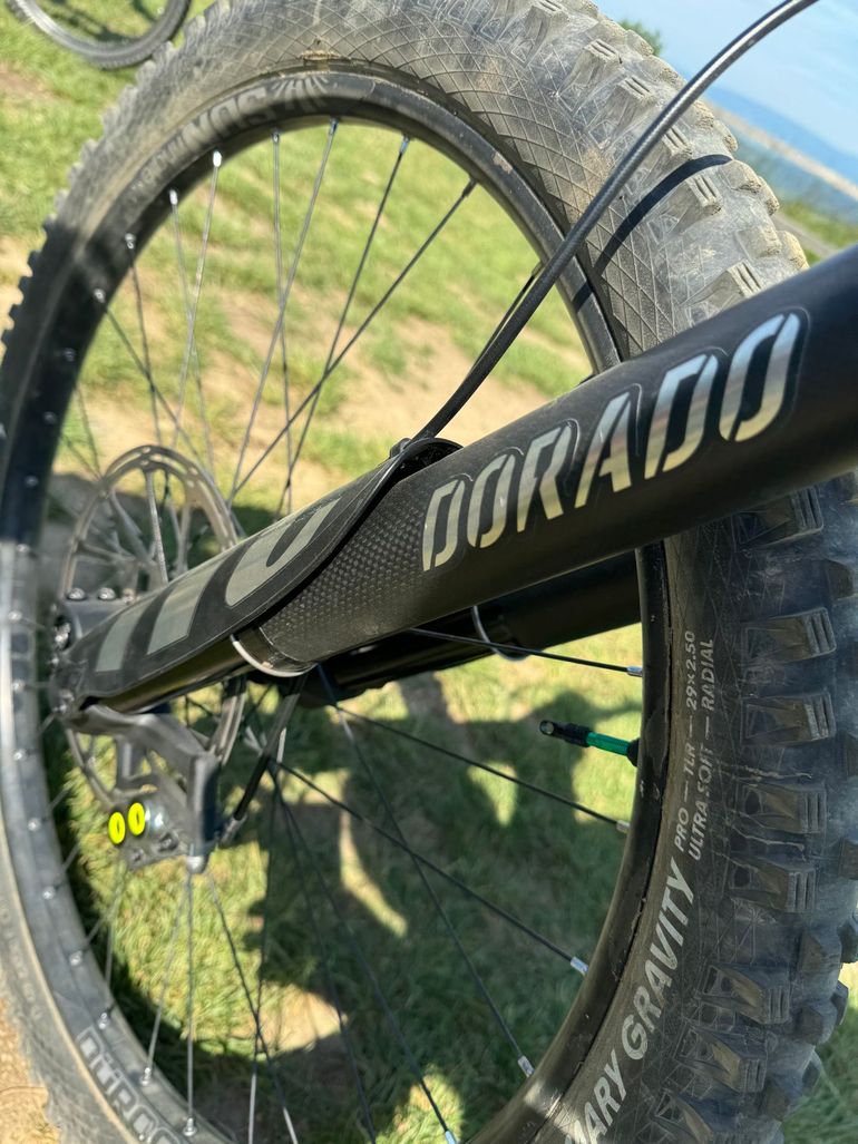 Used Manitou Dorado Pro 2025 bike — image 6 of 7