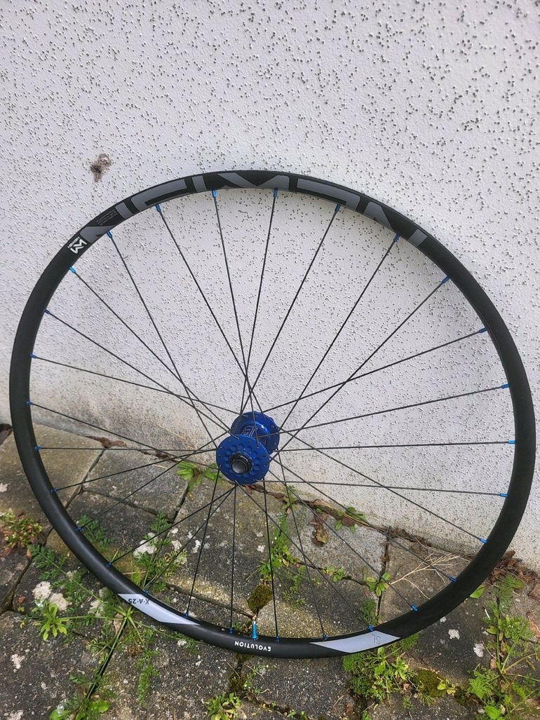 Used Tune King Hill 2022 bike — image 6 of 6